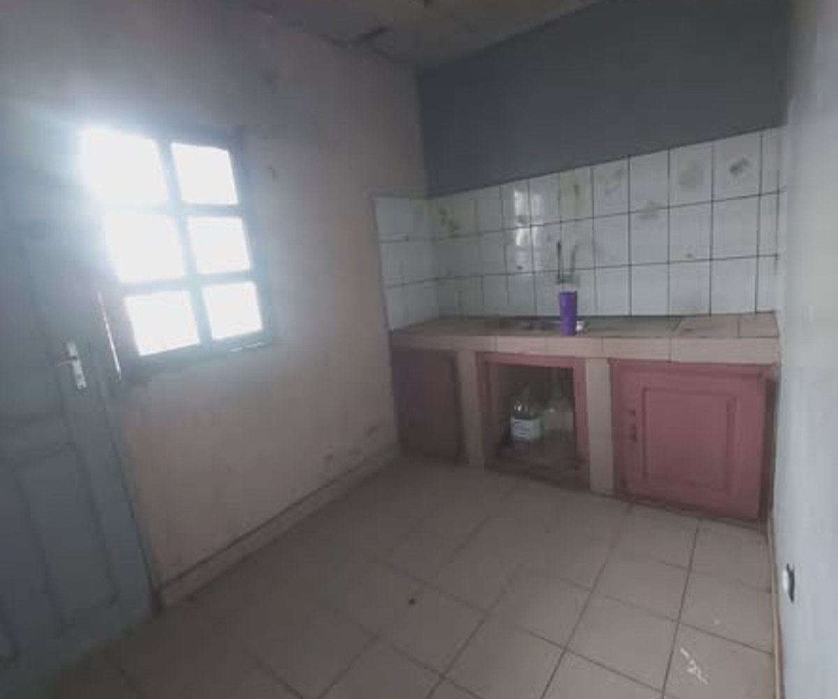 Appartement moderne 3 chambres à Biyem-Assi