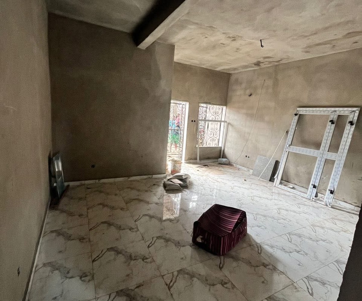 Vaste studio moderne à Biyem-Assi