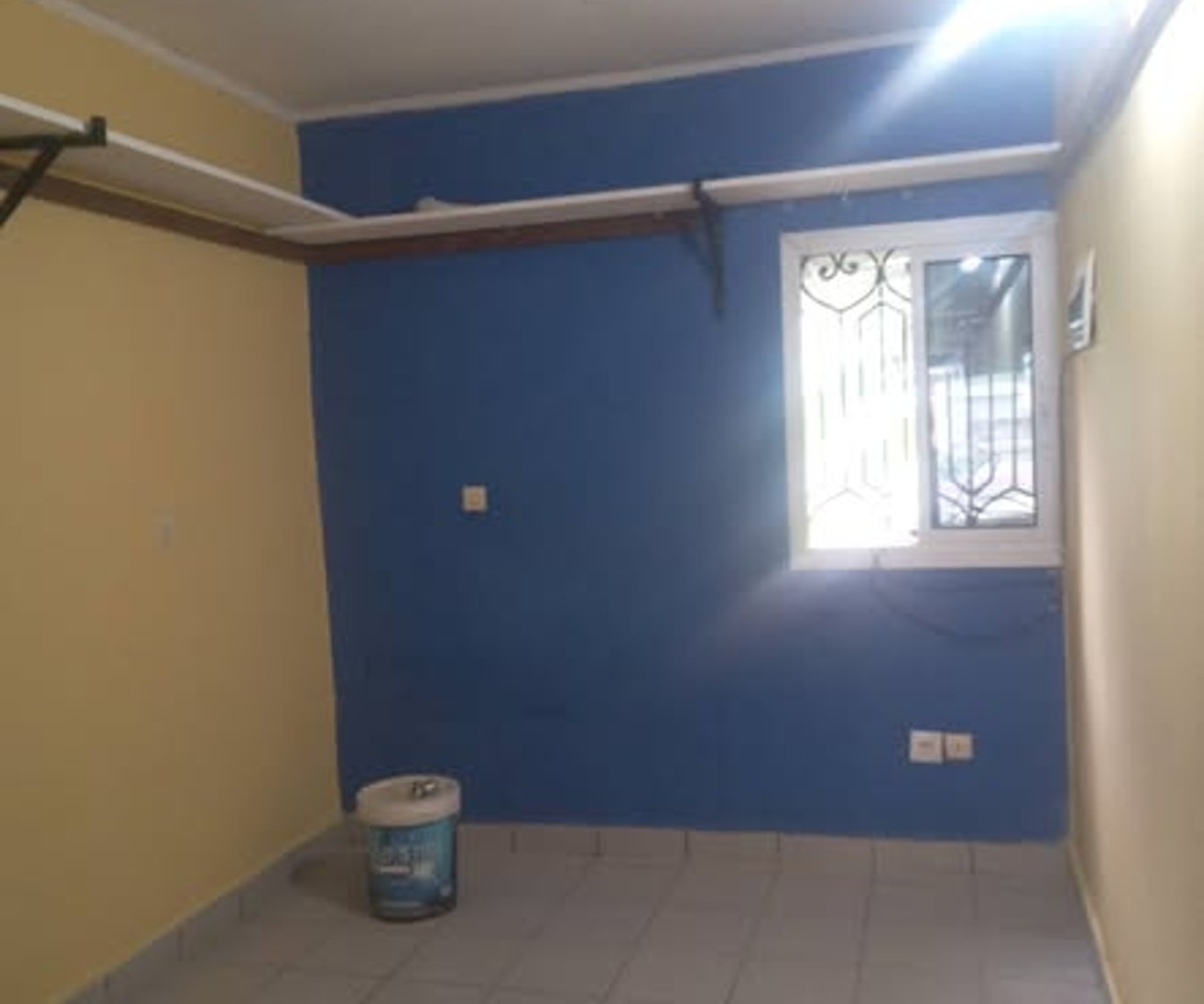 Chambre moderne à louer à Biyem-Assi Jouvence