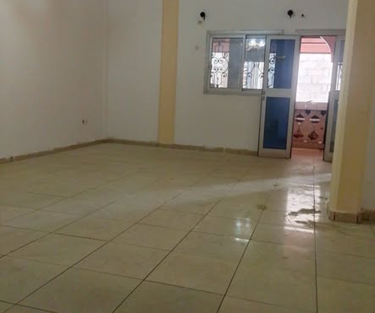 Grand appartement moderne, 3 chambres, 2 douches, climatisé, Nkomo, Yaoundé