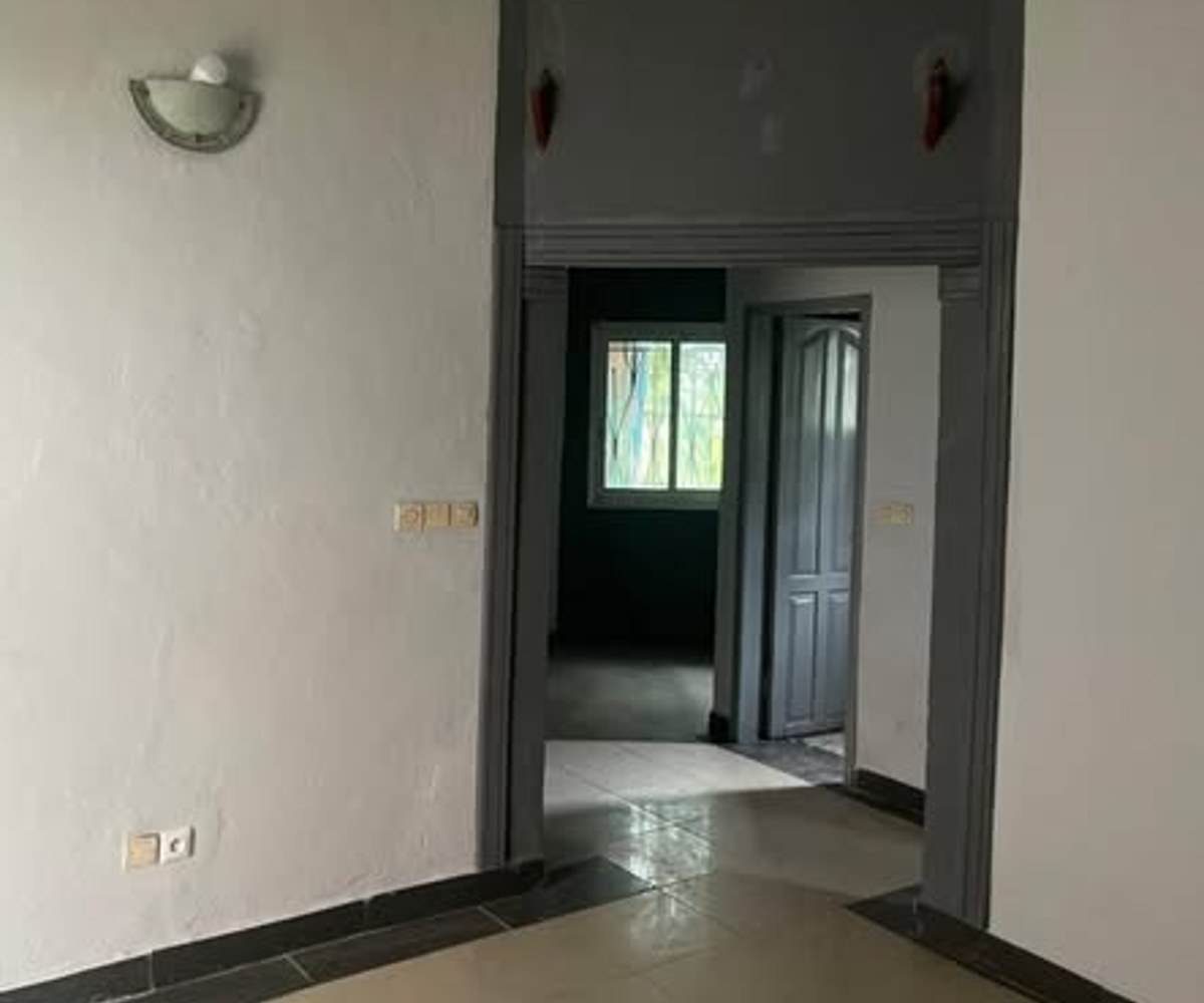 Appartement moderne 2 chambres à louer à PK14