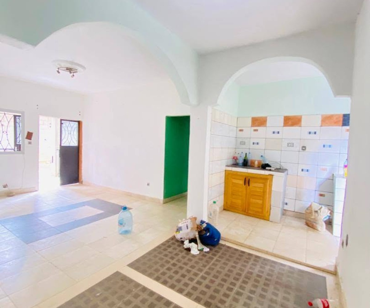Appartement 2 chambres à louer à Logbessou