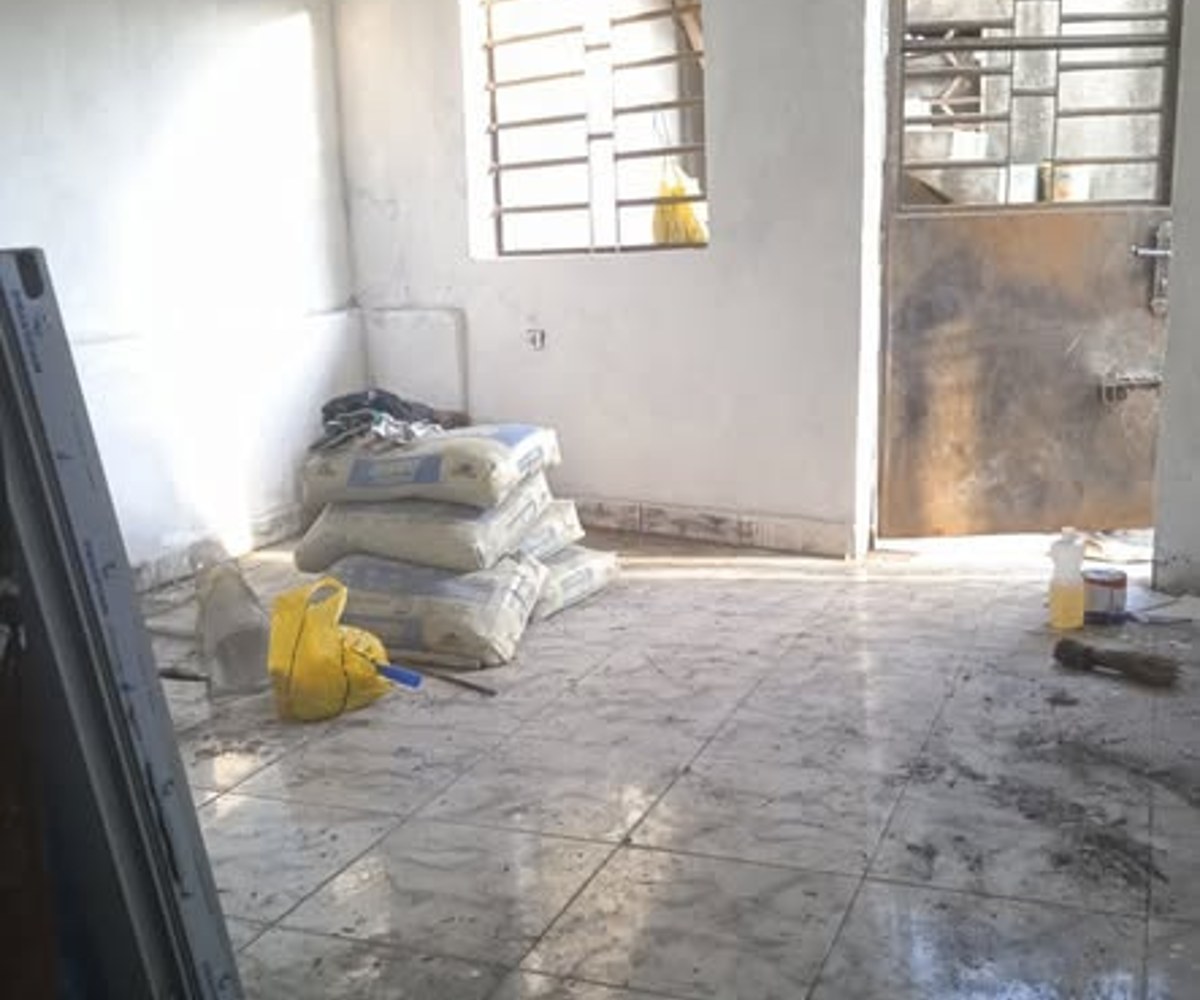 Studio moderne à Ndogpassi III – 45 m du goudron