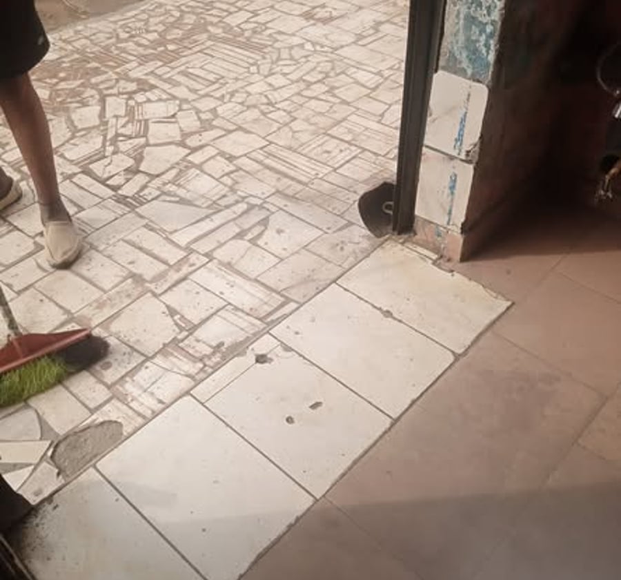 Vaste boutique à louer à Bépanda, Douala