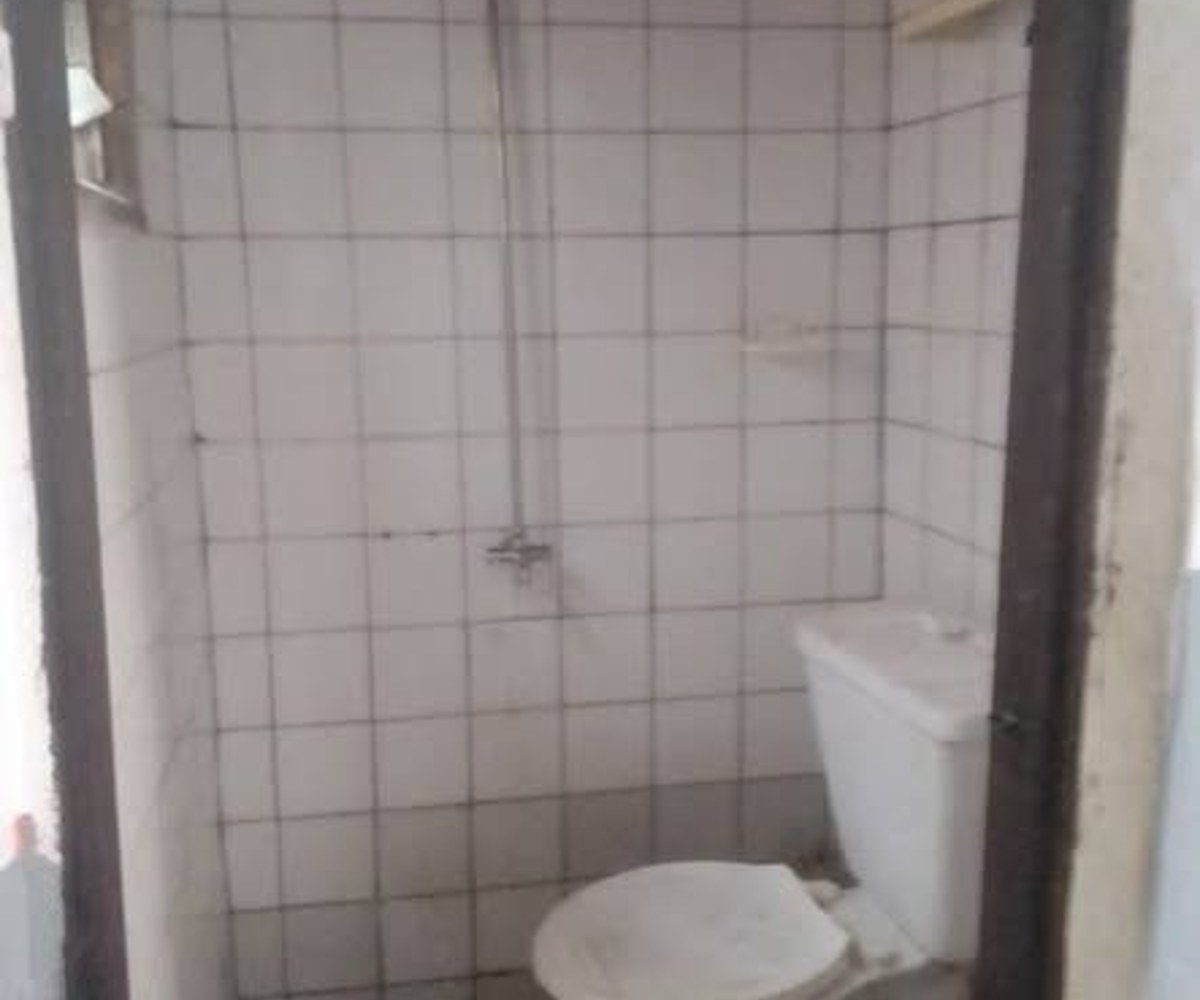 Grande chambre moderne à Ekie - 30 000 FCFA/mois
