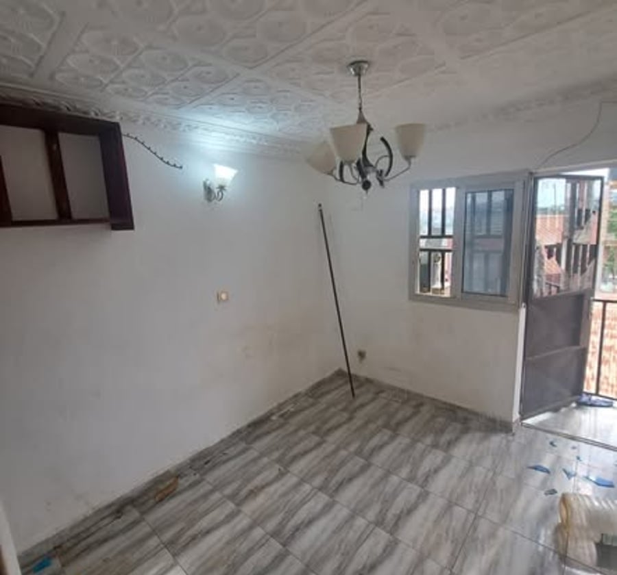 Chambre moderne à louer à Fokou, Nkoabang, Yaoundé