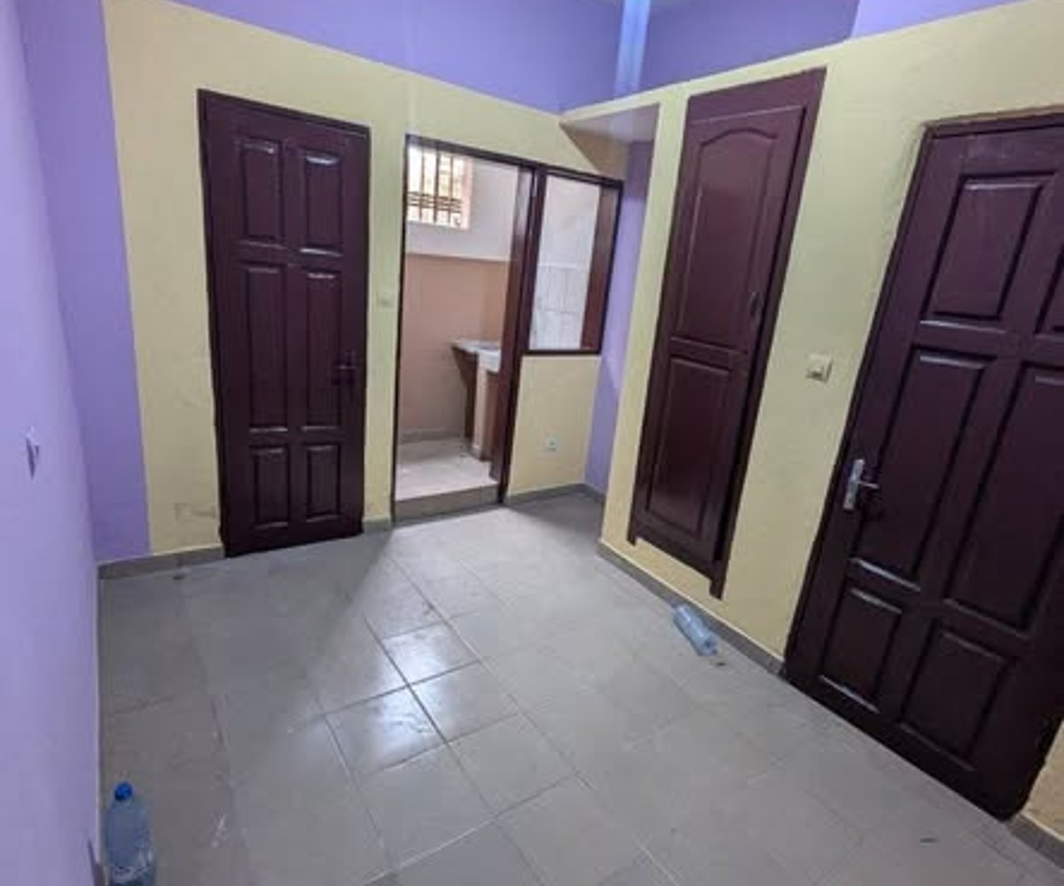 Chambre moderne avec cuisine placard - Ndogbong
