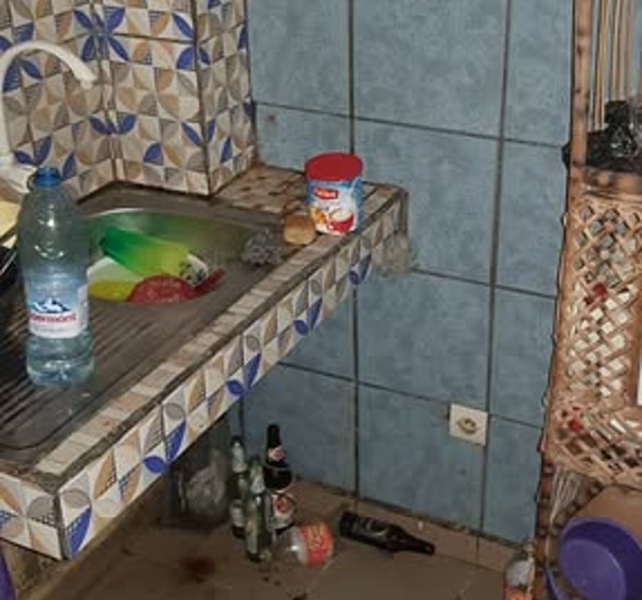 Grande chambre avec douche et cuisine - Maképé Bel Air