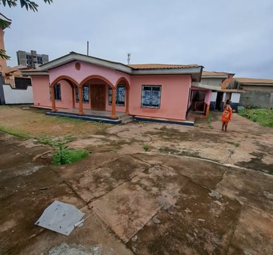 Villa moderne à louer - Odza (Happy)