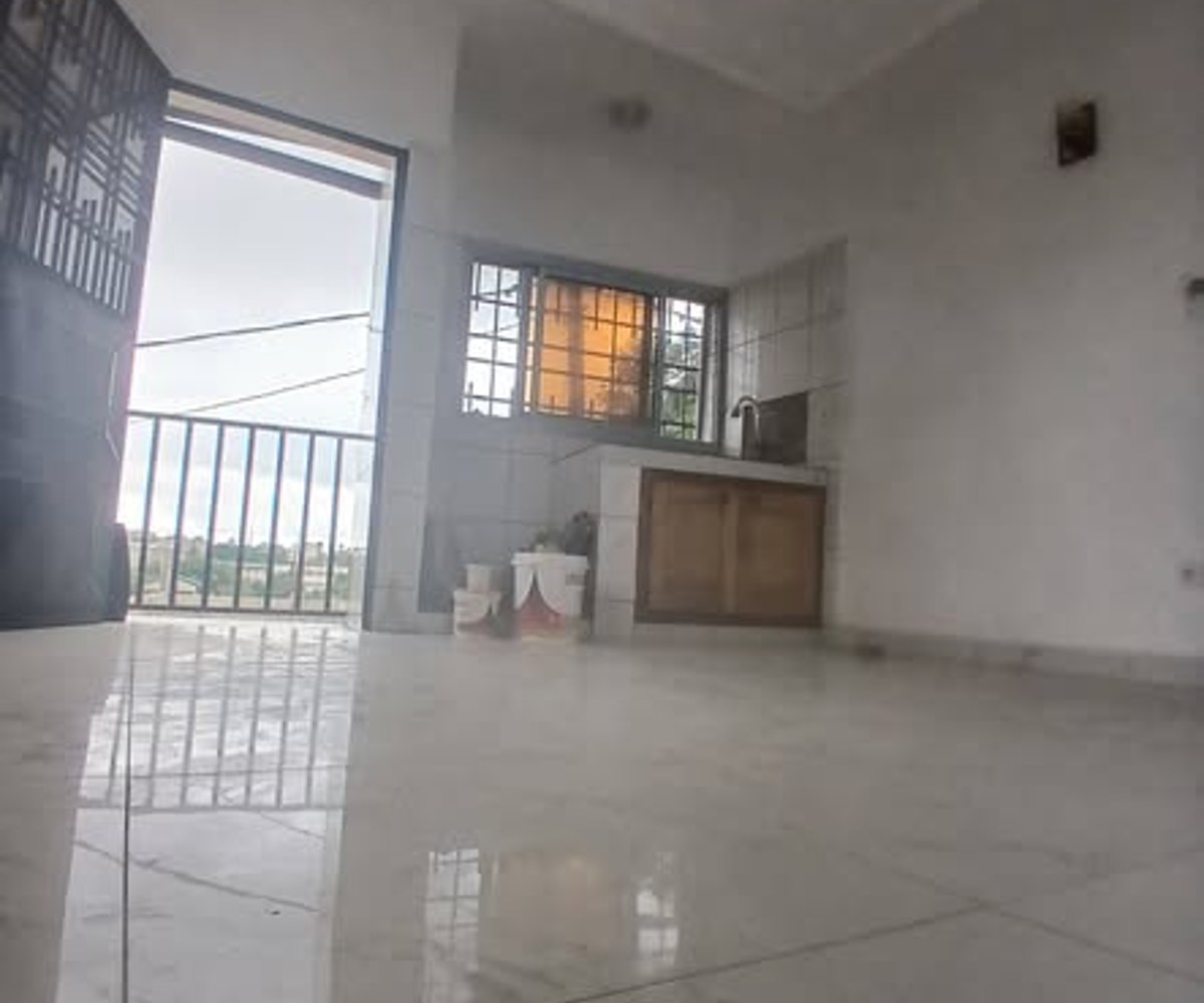 Studio moderne à PK 12, Douala