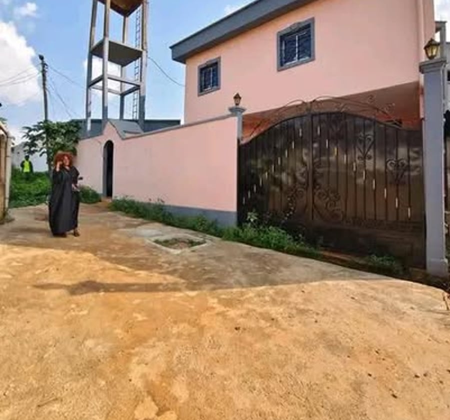 Duplex à louer à Yaoundé Nkolfoulou