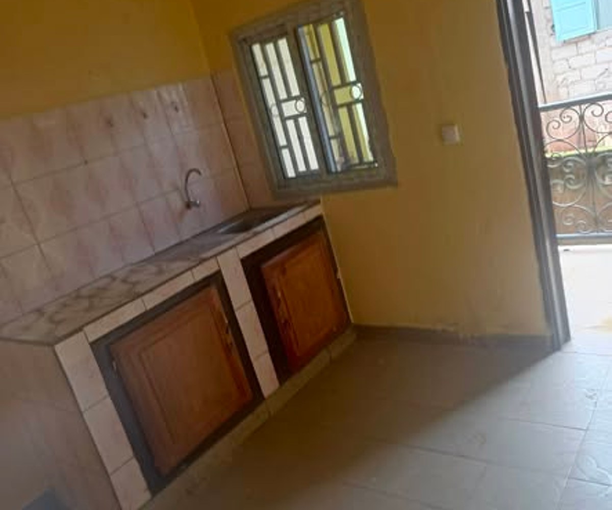 Appartement moderne à louer à Nkomo