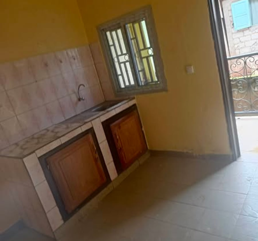 Appartement moderne à louer à Nkomo
