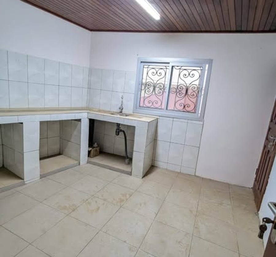 Appartement à louer à Nkolnda (Odza)