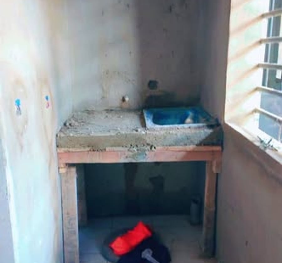 Chambre moderne à louer à Odza