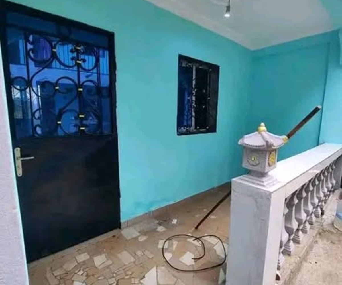 Chambre moderne à louer - Odza, Auberge Bleue