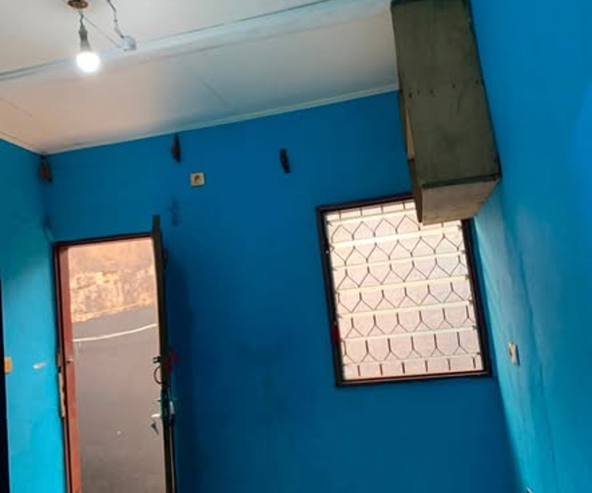 Studio simple à louer à Ndogbong - Carrefour Chefferie