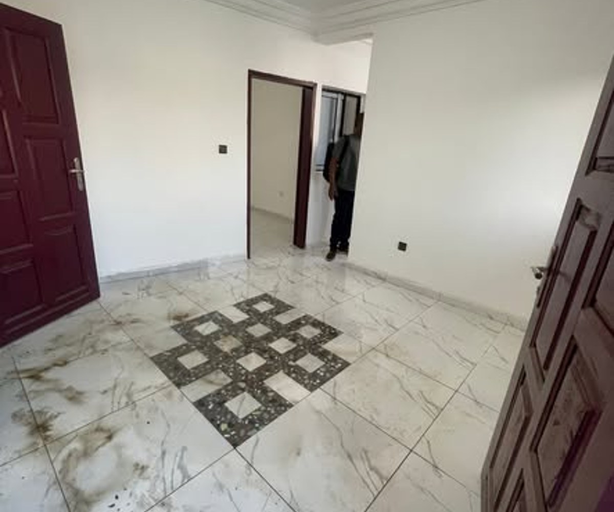 Studio à louer à PK 12, Douala
