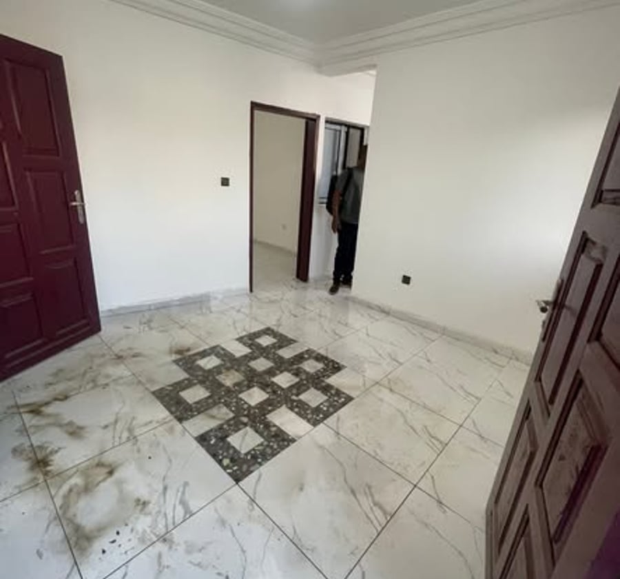 Studio à louer à PK 12, Douala