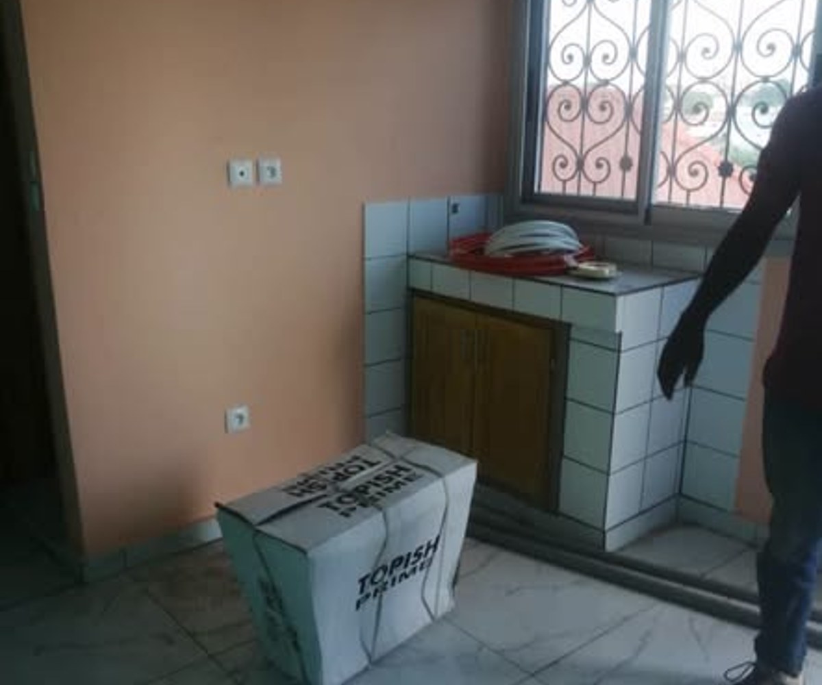 Chambre moderne à Odza