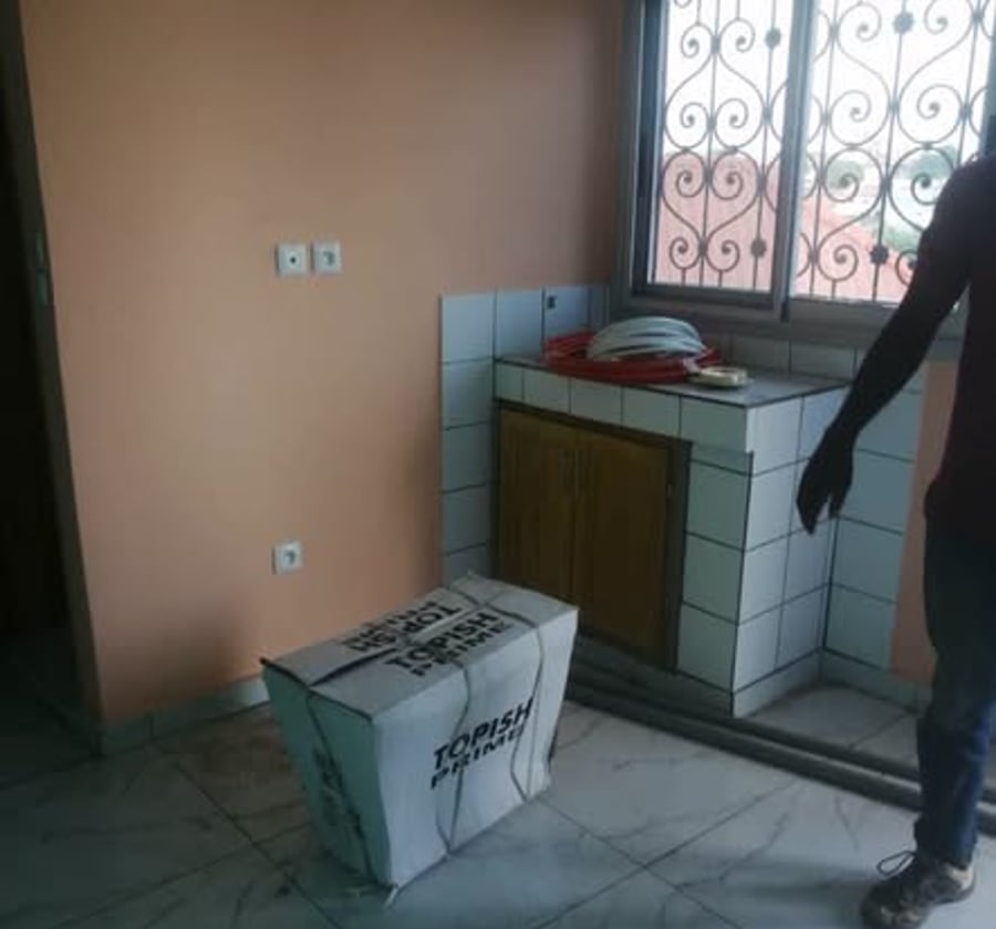 Chambre moderne à Odza