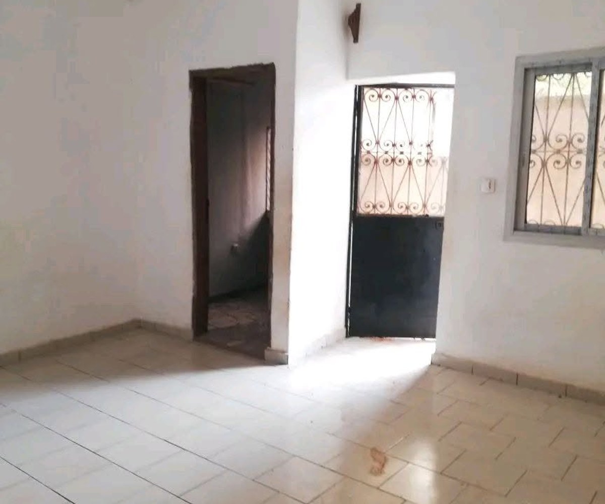 Appartement moderne à louer Awae Escalier