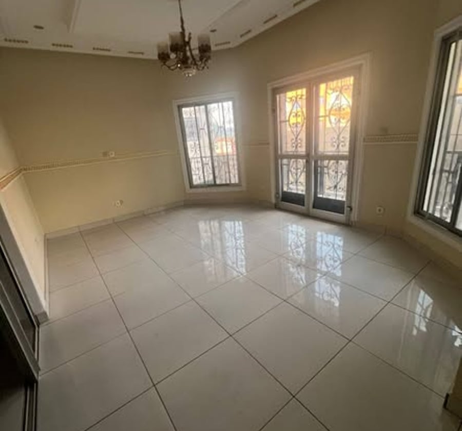 Appartement à louer – Mbankolo, 3 chambres climatisées