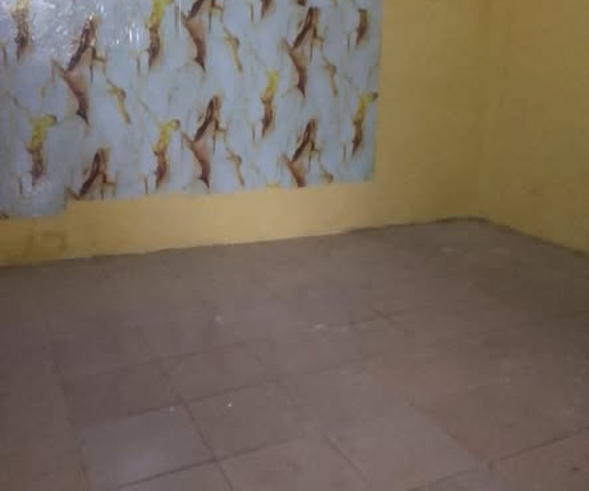 Grande chambre moderne à Nsimeyong