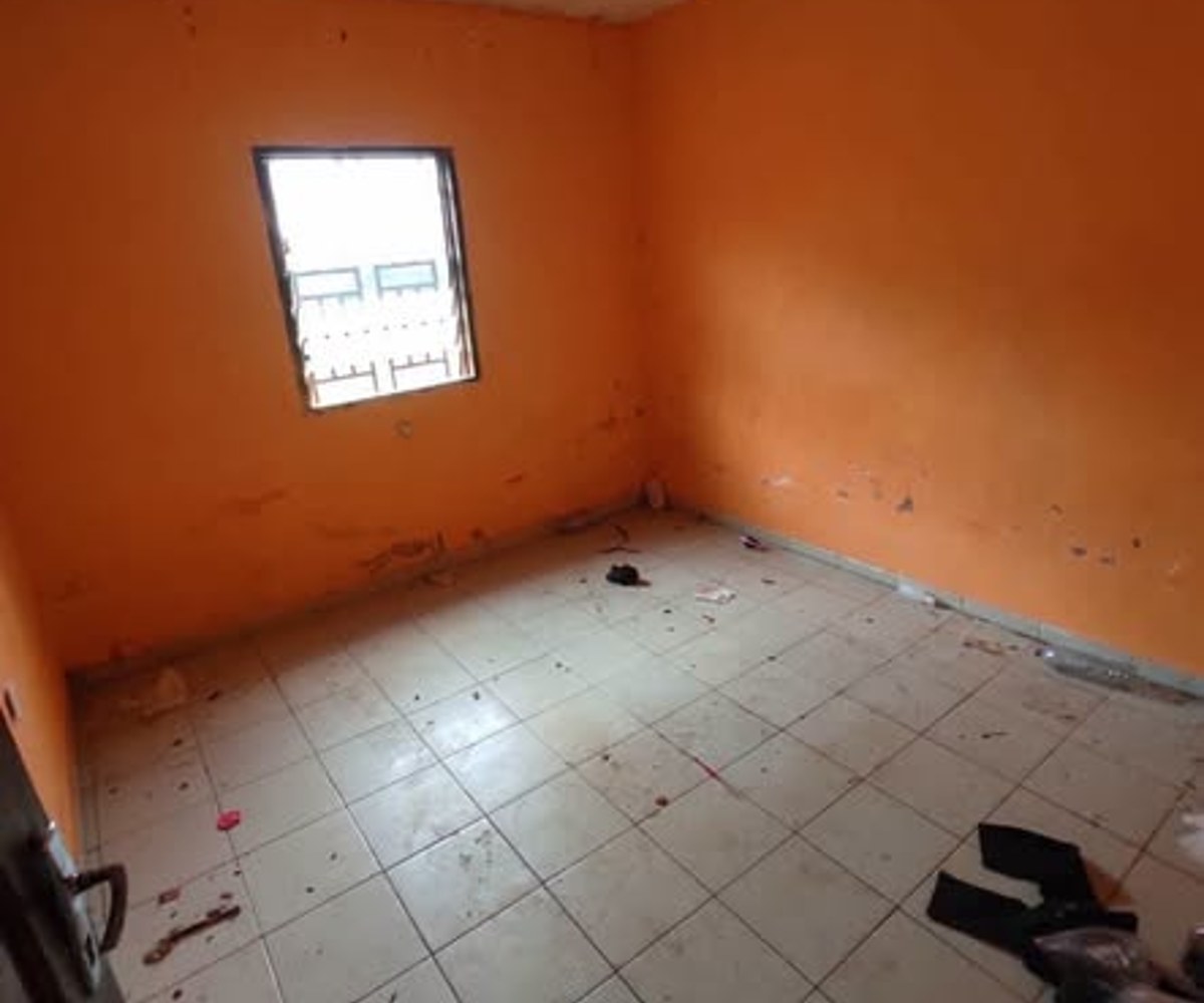 Appartement 2 chambres à louer à Awae Escalier, Yaoundé
