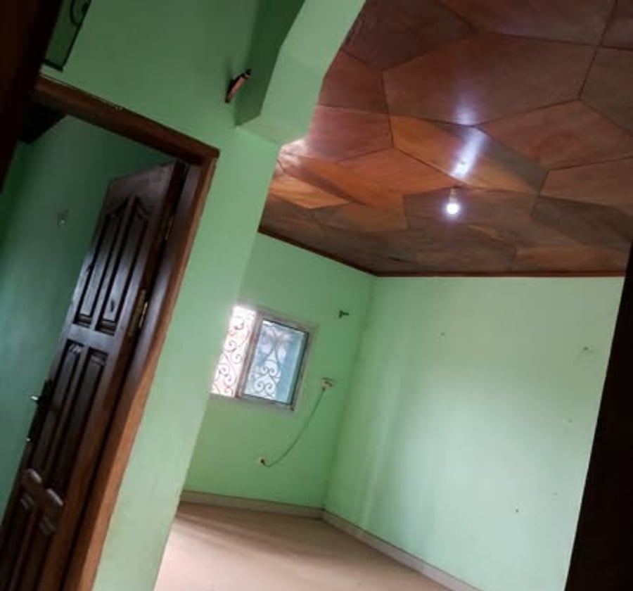Appartement 2 chambres à louer à Nkoabang