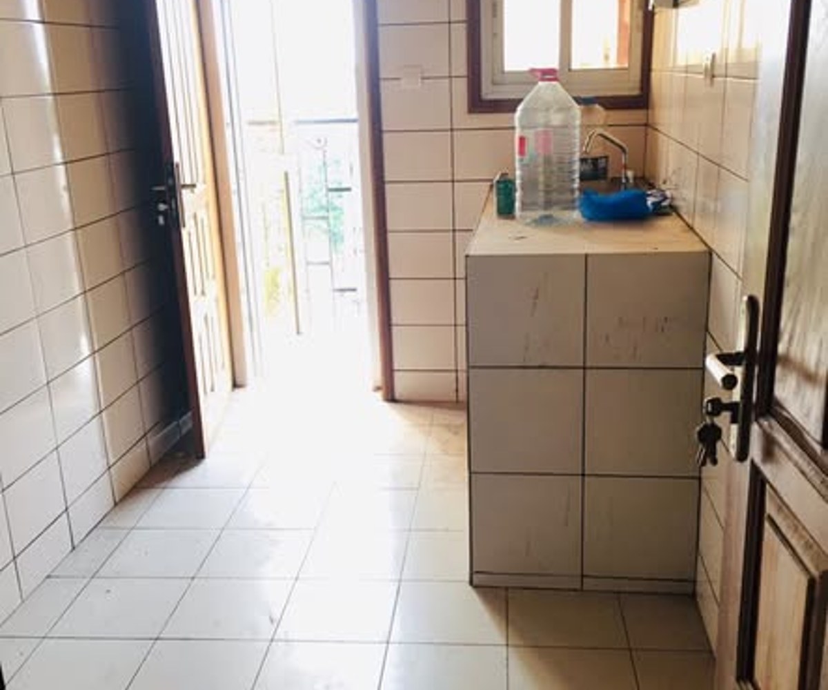 Vaste et magnifique appartement moderne à louer à PK8