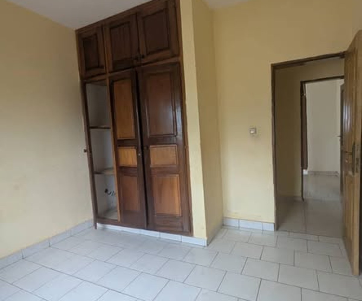 Appartement moderne à louer à Odza