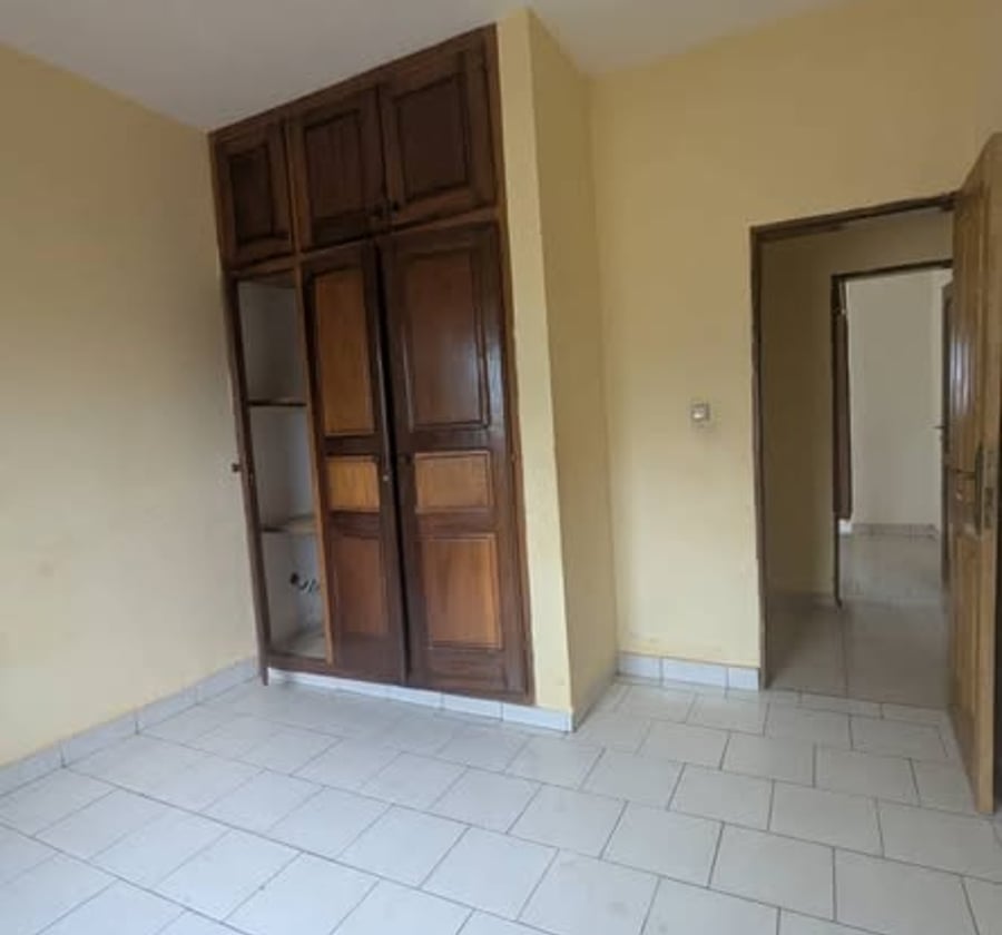 Appartement moderne à louer à Odza
