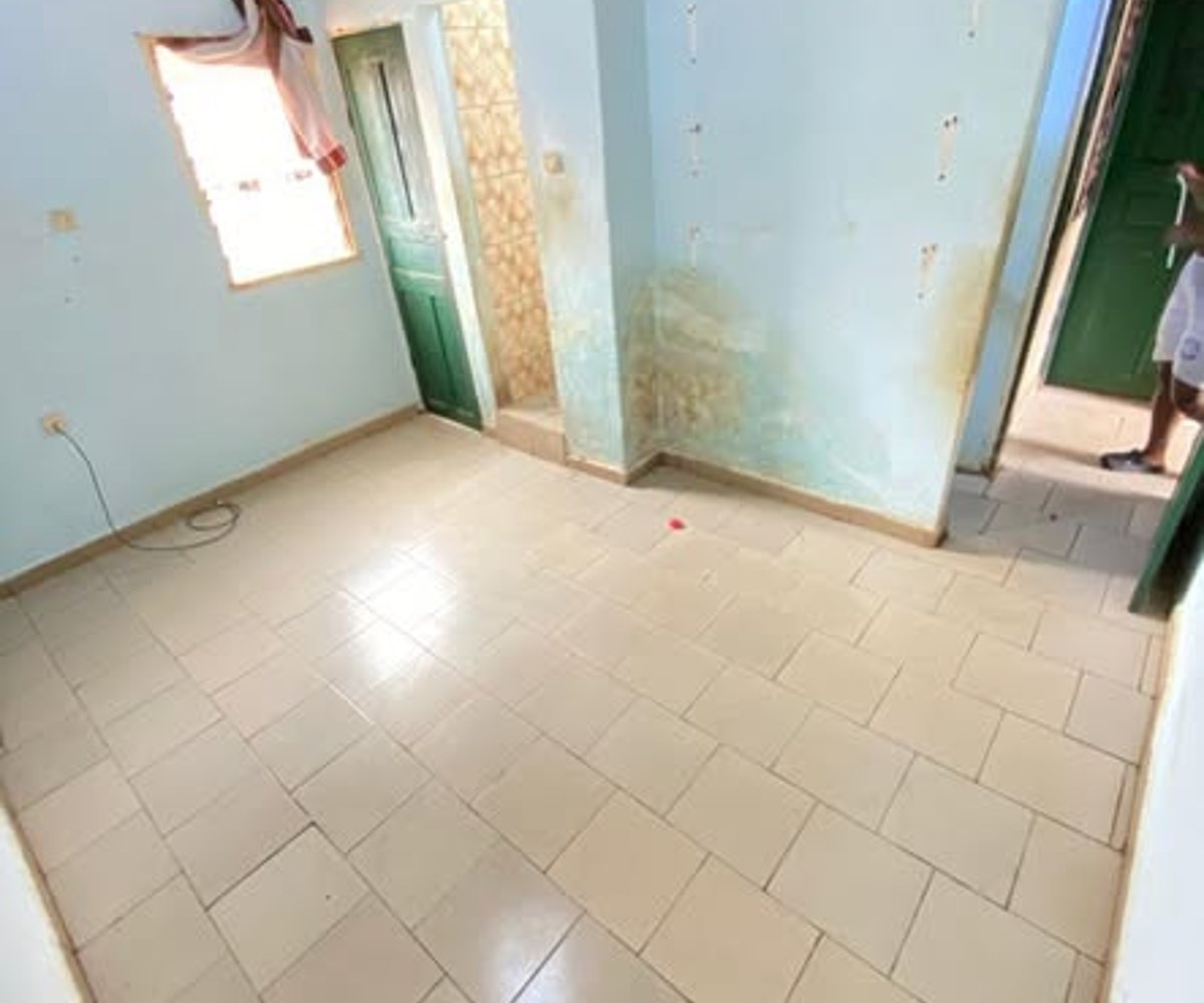 Chambre moderne 3 pièces – Etoug Ebe