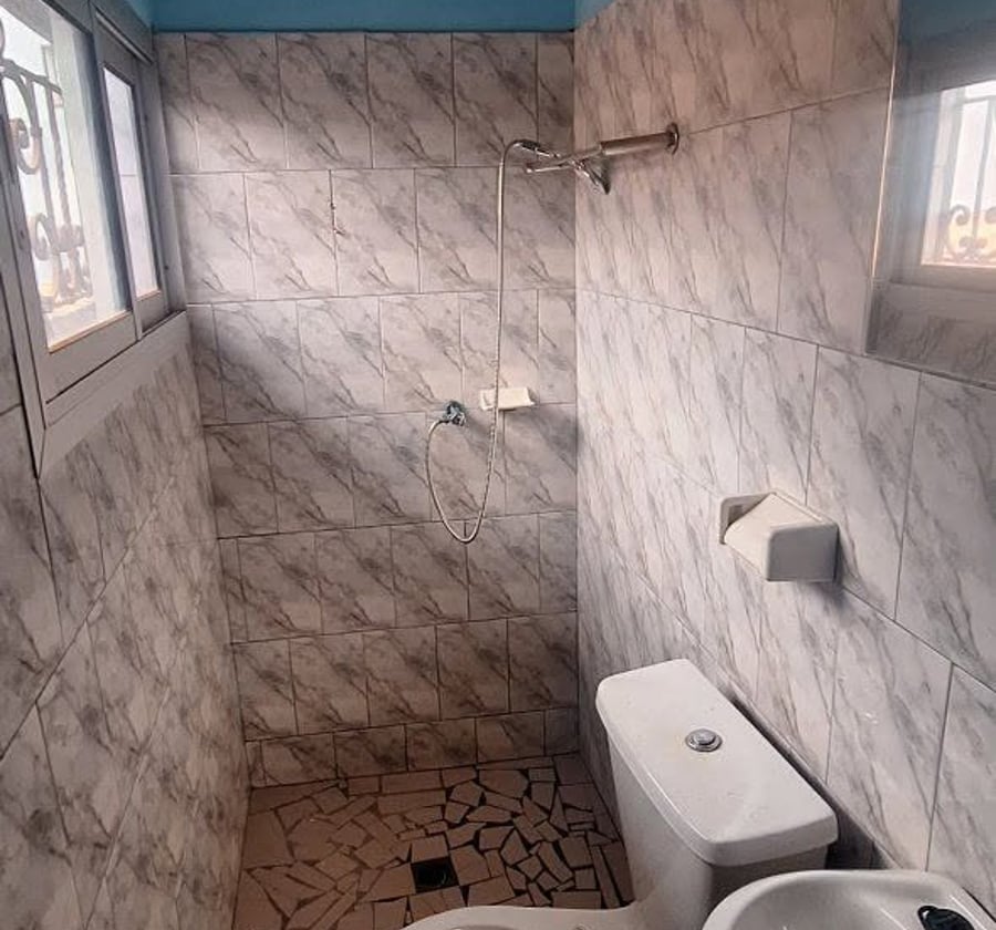 Appartement moderne à louer à Ekoumdoum