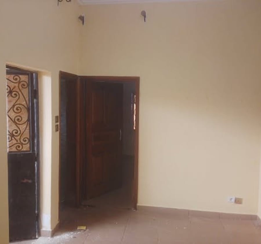 Studio moderne à Essomba, Hôtel le Fibi