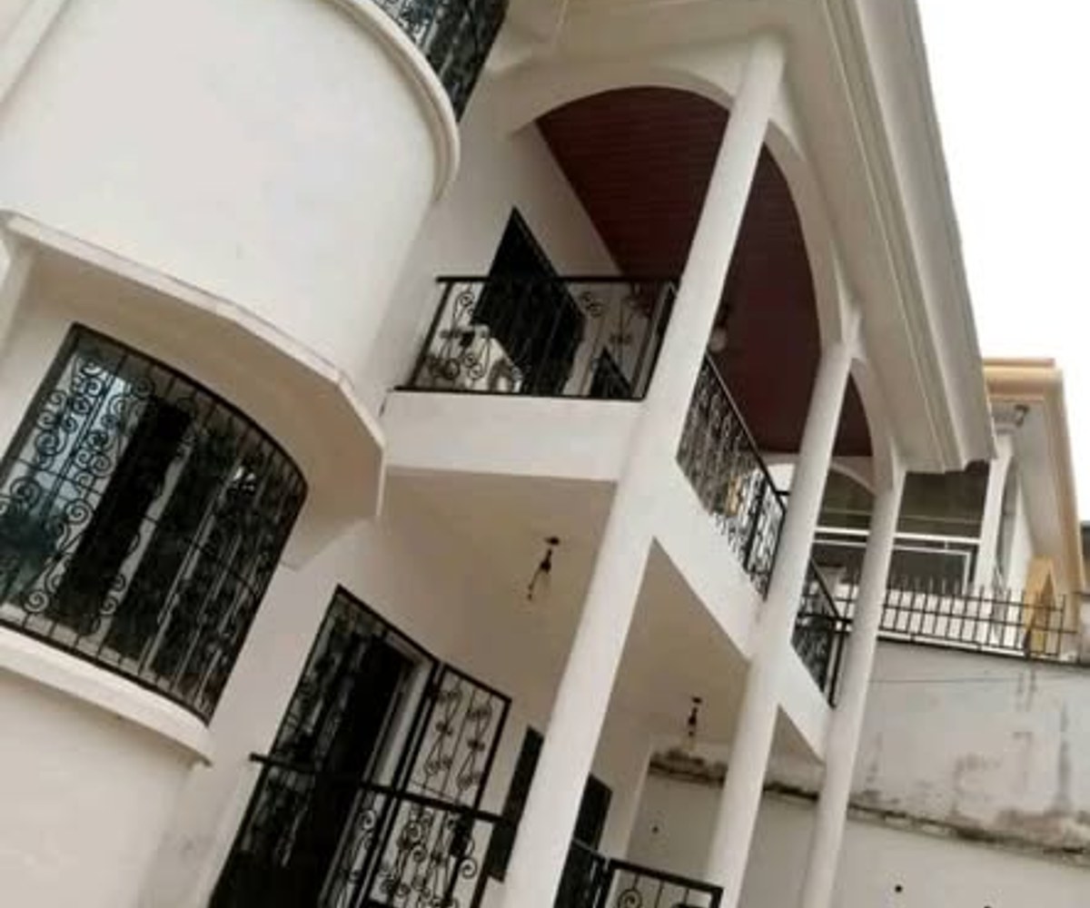 Duplex haut standing à louer à Bastos