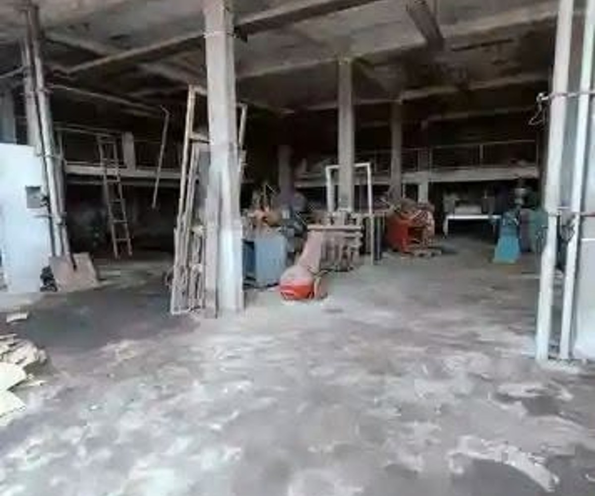 Entrepôt à louer à Yaoundé Mvog-Ada