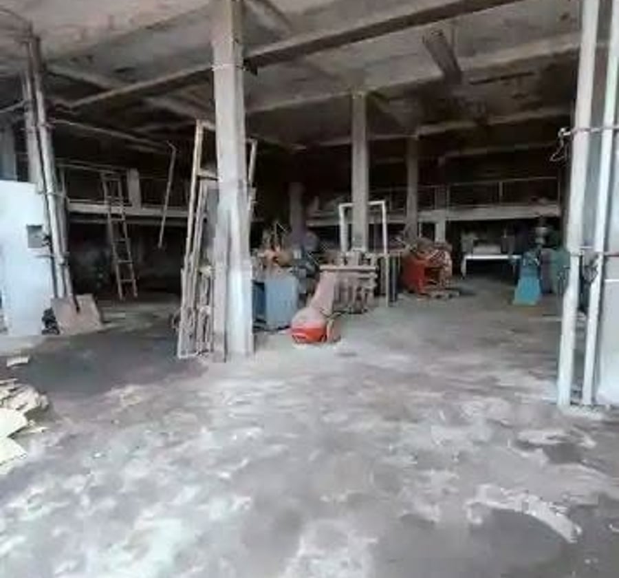 Entrepôt à louer à Yaoundé Mvog-Ada