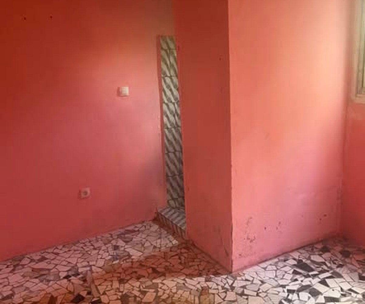 Chambre moderne à louer à Ndogbong