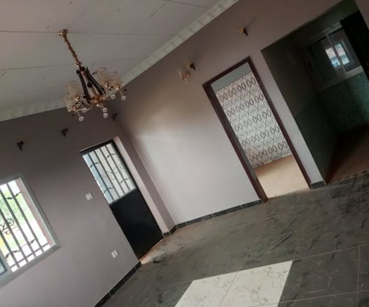 Appartement 2 chambres Nkolfoulou - 80 000 XAF/mois