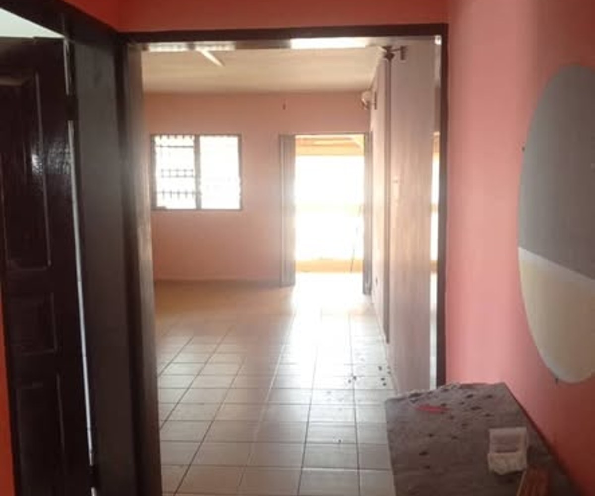 Appartement à louer – Fougeroles, Yaoundé