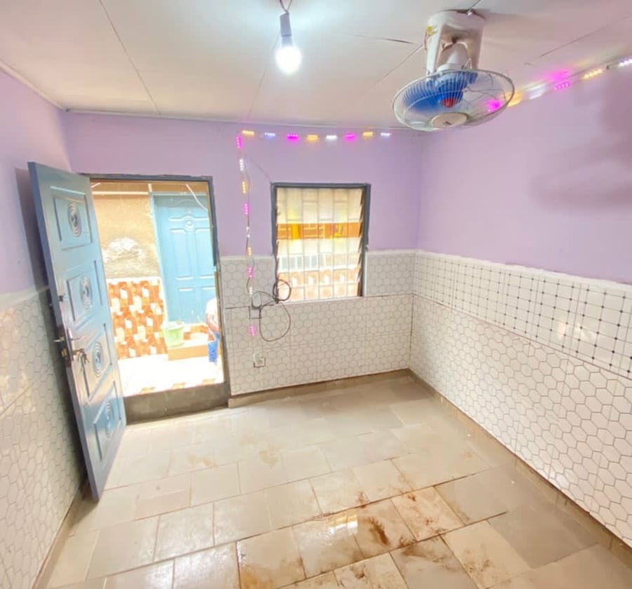 Chambre moderne à louer à École de Police, Yaoundé