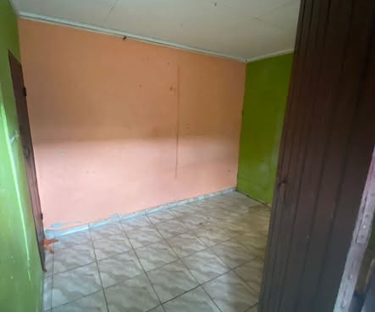 Chambre à Ange Raphaël, Douala