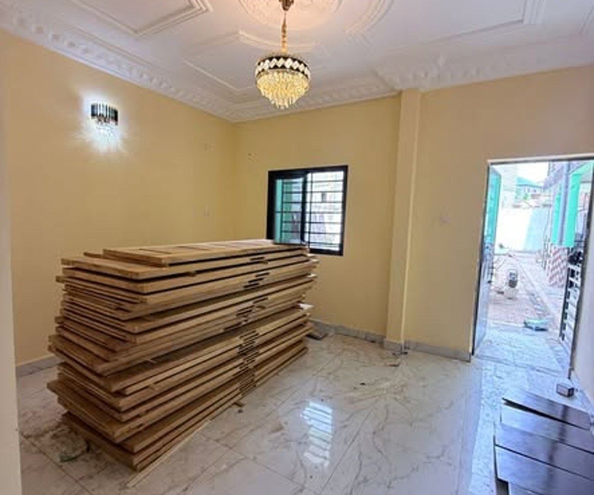 Studio moderne neuf à louer à Etoudi