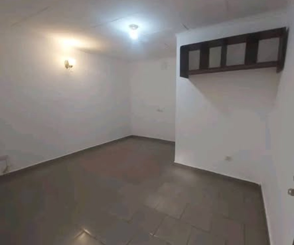 Chambre moderne à louer à Biyem-Assi