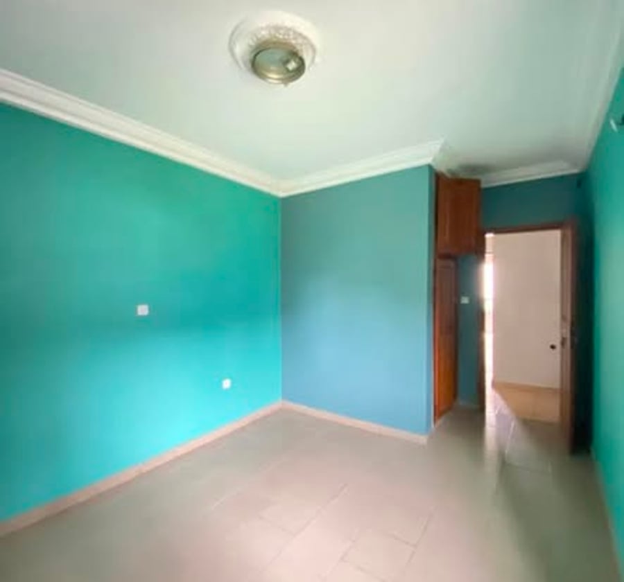 Chambre moderne à louer à Makepe Saint Tropex