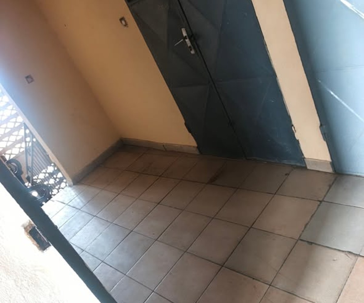 Studio moderne à louer à Logbaba