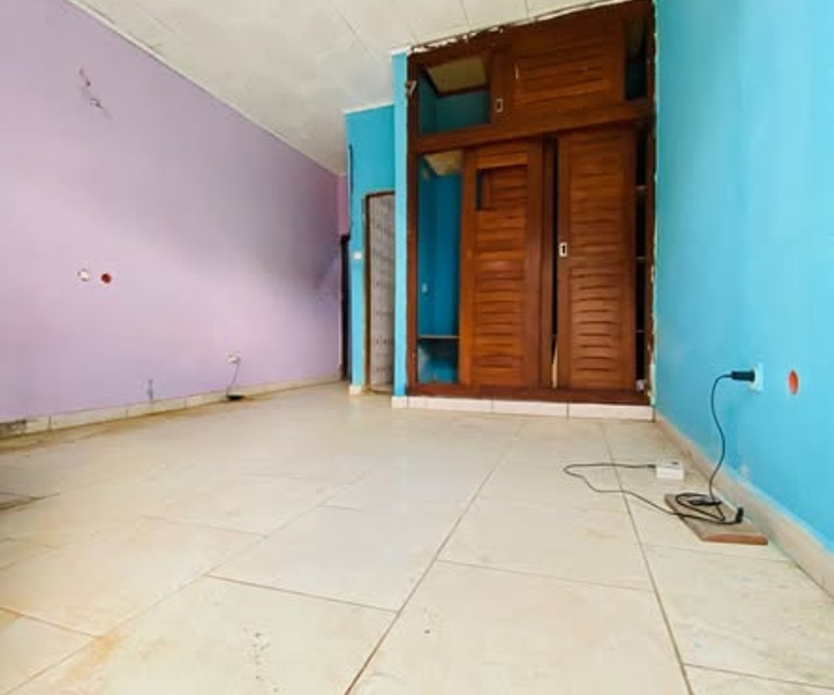 Vaste chambre moderne à Village (entrée Bille Carnaval)