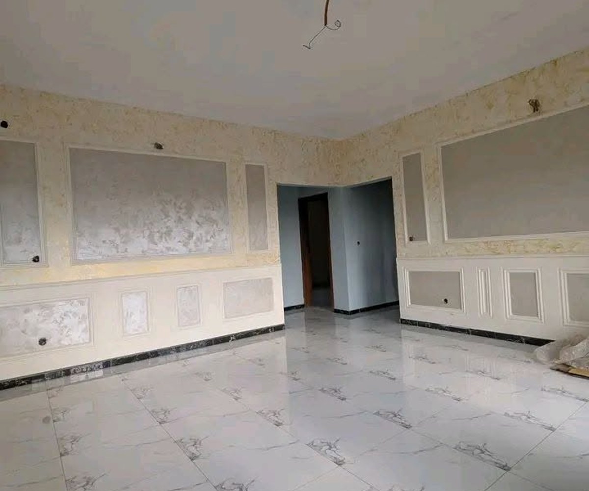 appartement moderne nouvellement construit à louer awae escalier 2 chambres, 3 douches, eau chaude, dans la barrière avec parking forage gar